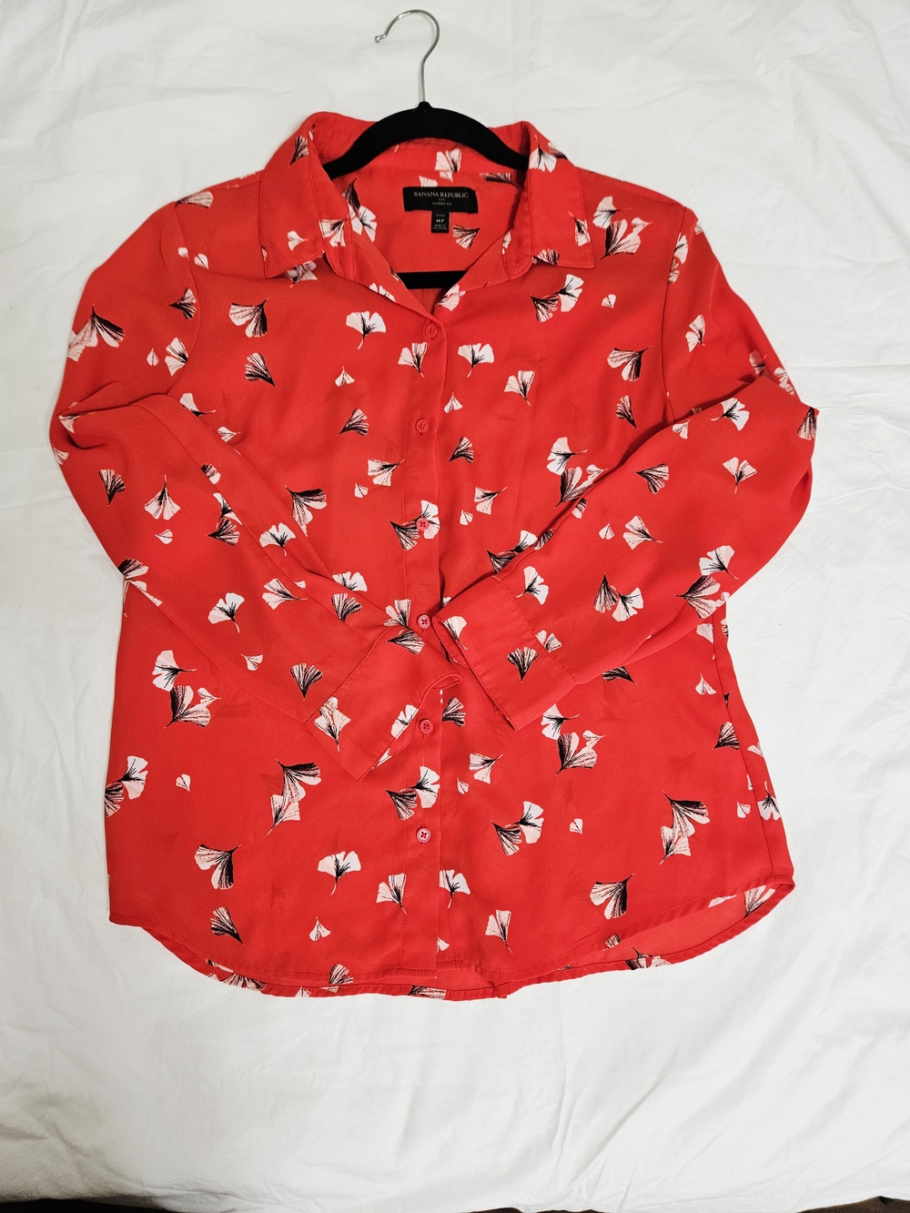 Women's Banana Republic Red Floral Button-Down Shirt, Size Mp